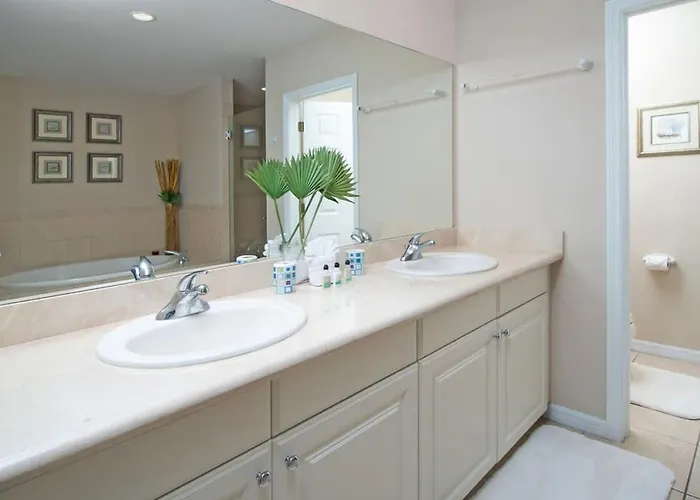 Ferienhaus Spacious Beach-inspired With Resort-style Amenities & Club Access Coco